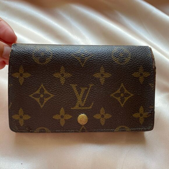 Louis Vuitton Monogram Wallet - Picture 1 of 9